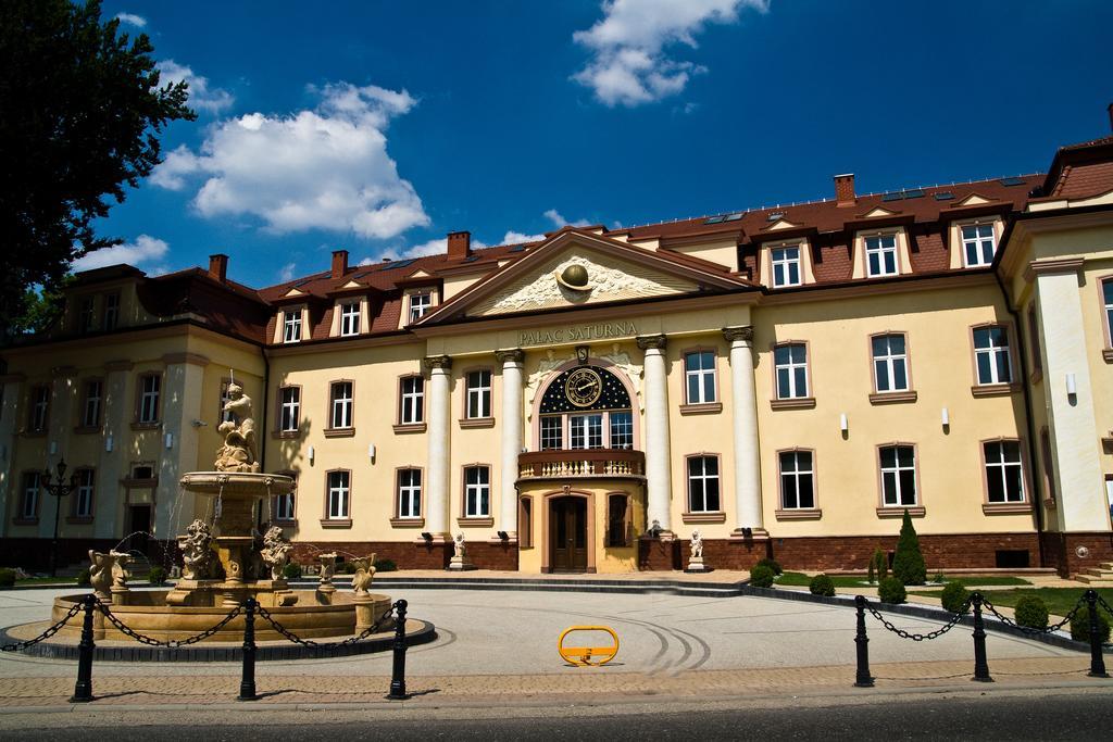Palac Saturna Czeladź Dış mekan fotoğraf