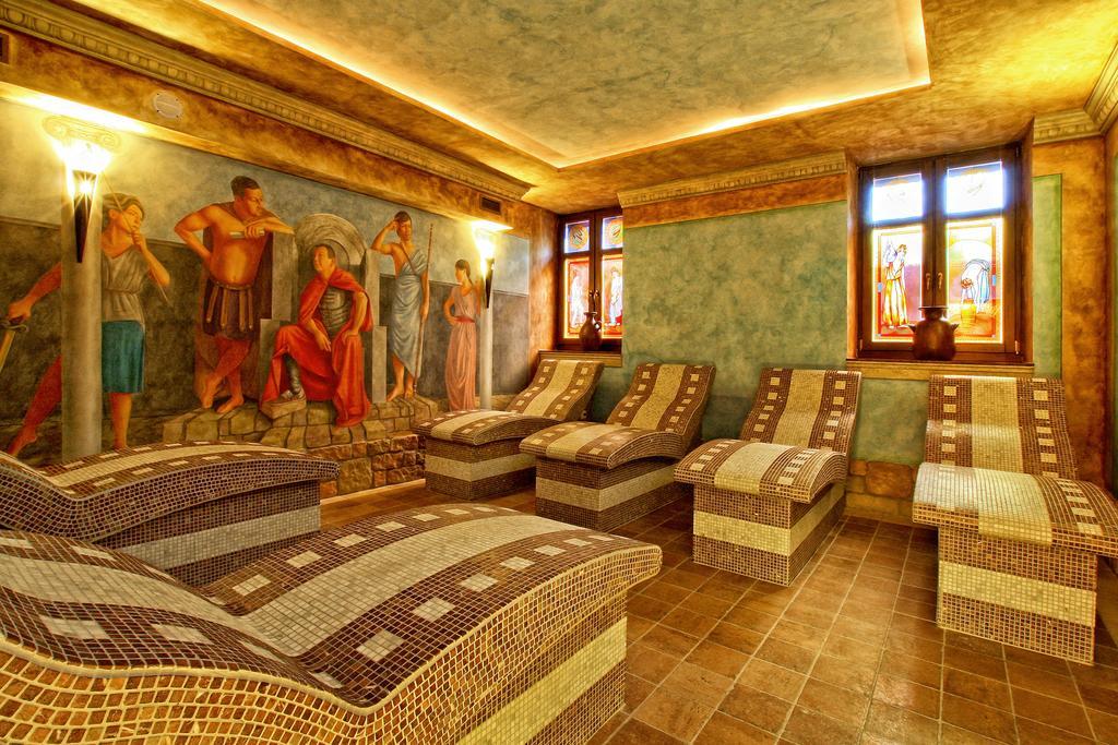 Palac Saturna Czeladź Dış mekan fotoğraf