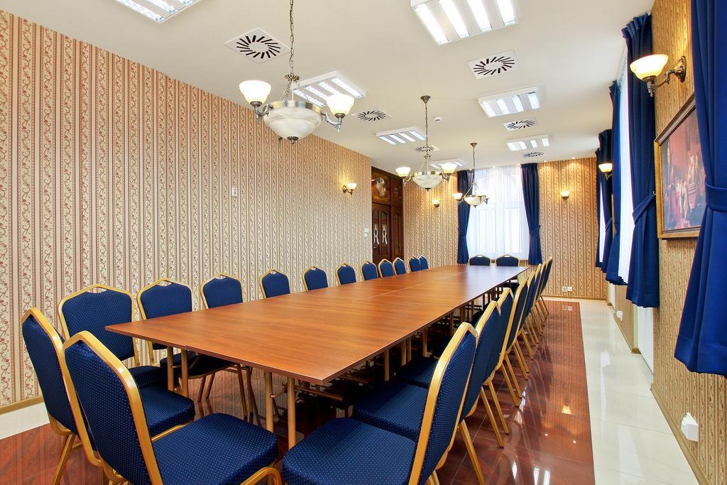 Palac Saturna Czeladź Dış mekan fotoğraf